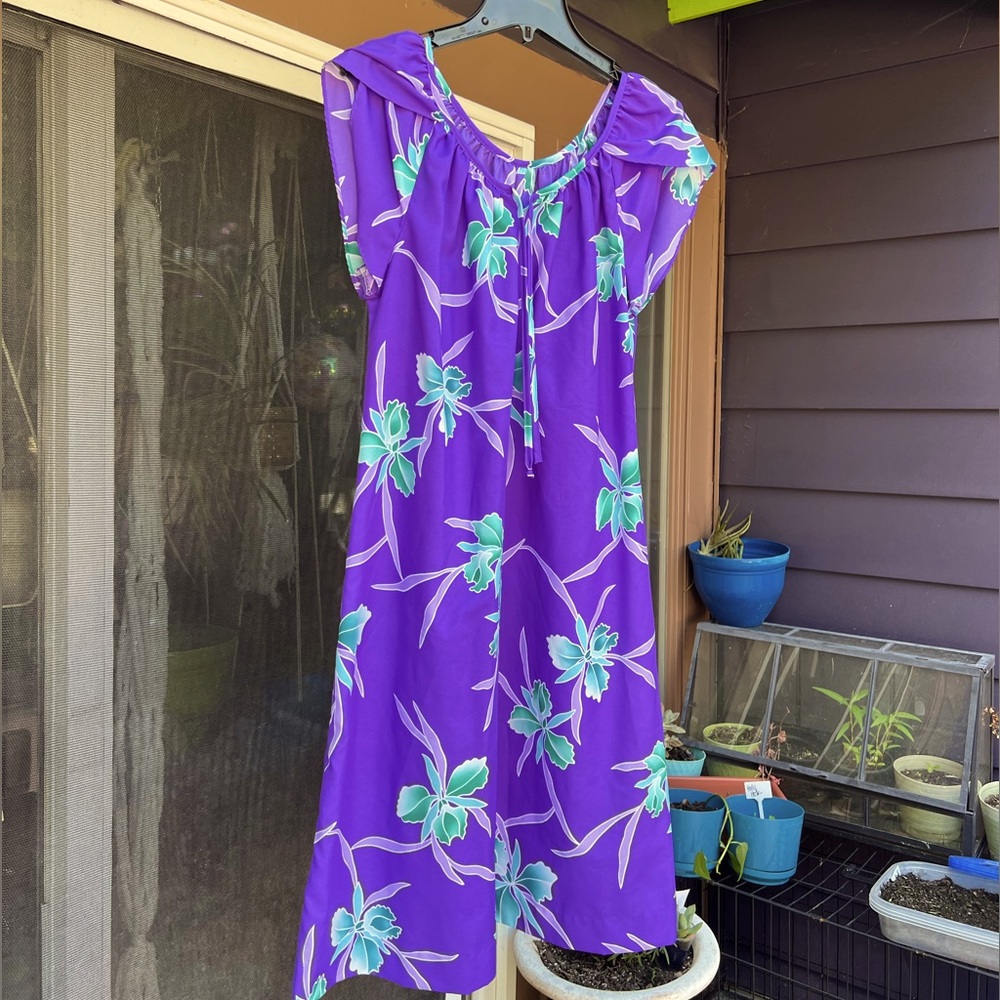 Hawaiian purple floral print dress